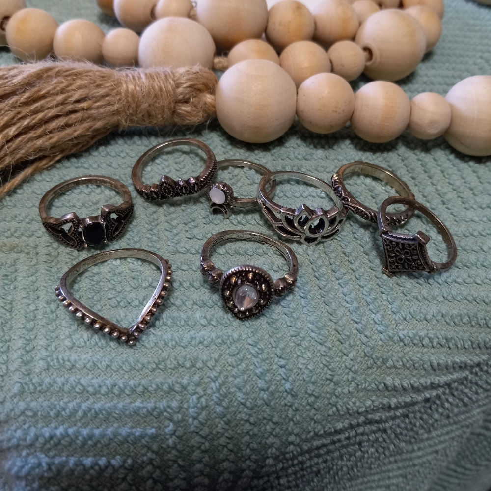 8 Silver Toned Rings